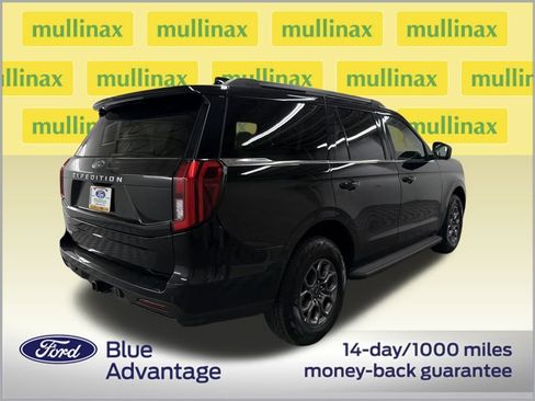 Used 2025 Ford Expedition Active image 3