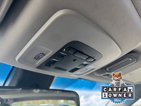 Used 2018 Toyota Camry SE w/ Moonroof Package image 33