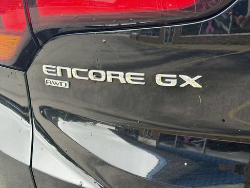 Used 2025 Buick Encore GX Preferred AWD/4WD image 29