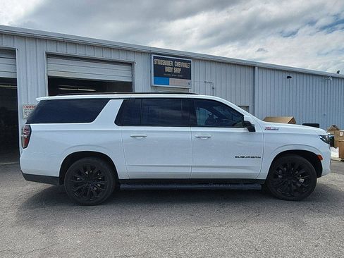 Used 2022 Chevrolet Suburban Z71 w/ Z71 Off-Road Package AWD/4WD image 6