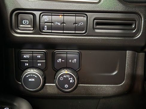 Used 2021 Chevrolet Tahoe Z71 AWD/4WD image 42