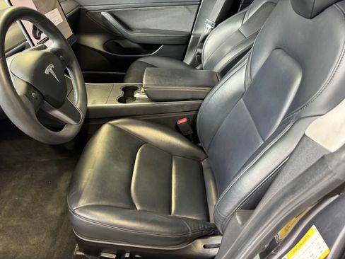Used 2020 Tesla Model 3 Standard Range RWD image 12