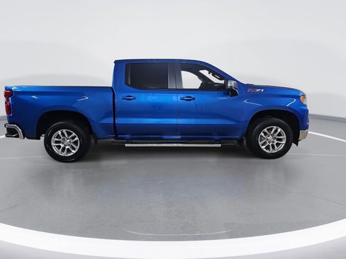 Certified 2022 Chevrolet Silverado 1500 LT image 2