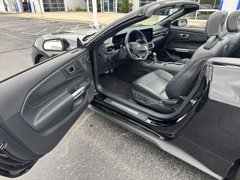 Used 2024 Ford Mustang Premium image 20