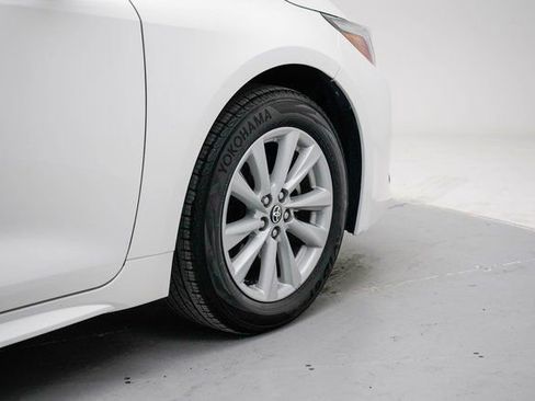 Certified 2024 Toyota Corolla SE w/ SE Package image 11