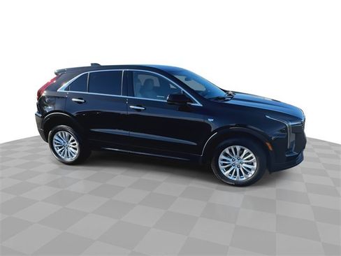 Used 2024 Cadillac XT4 Luxury image 10