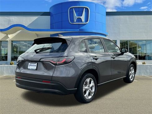 Used 2023 Honda HR-V LX image 2