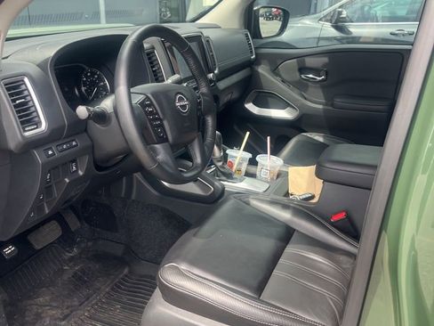 Used 2024 Nissan Frontier SL w/ Technology Package RWD image 3