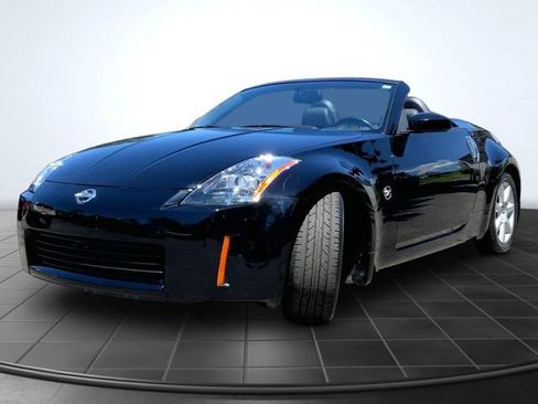 Used 2004 Nissan 350Z Touring RWD image 4