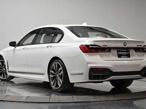 Used 2022 BMW M760i xDrive w/ Luxury Rear Seating Package image 20