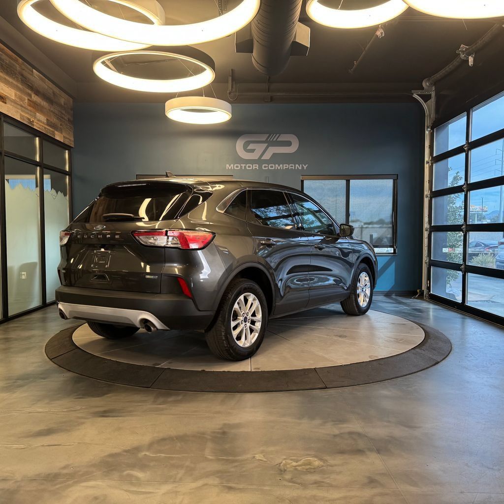 Used 2020 Ford Escape SE AWD/4WD image 3