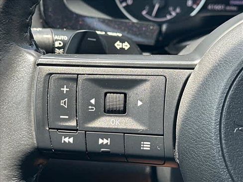 Certified 2025 Nissan Pathfinder SV FWD image 20