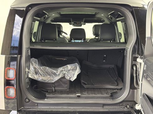 New 2026 Land Rover Defender 110 S image 28