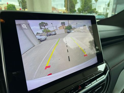 Used 2025 Jeep Compass Trailhawk image 17