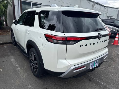Used 2024 Nissan Pathfinder Platinum w/ Lighting Package (N93) AWD/4WD image 4