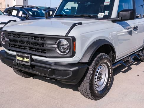 Used 2022 Ford Bronco 4-Door AWD/4WD image 11
