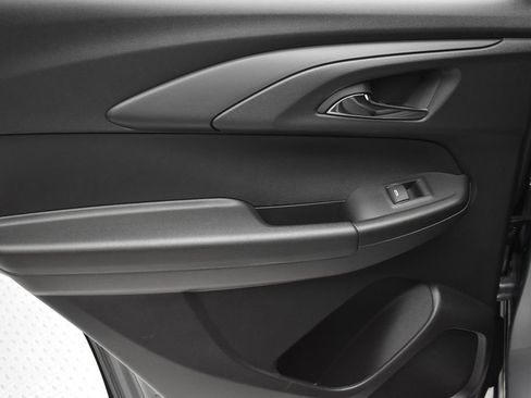 Used 2025 Chevrolet TrailBlazer LT FWD image 31