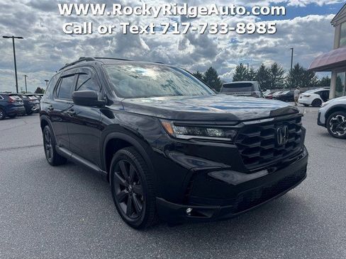 Used 2023 Honda Pilot Sport image 2