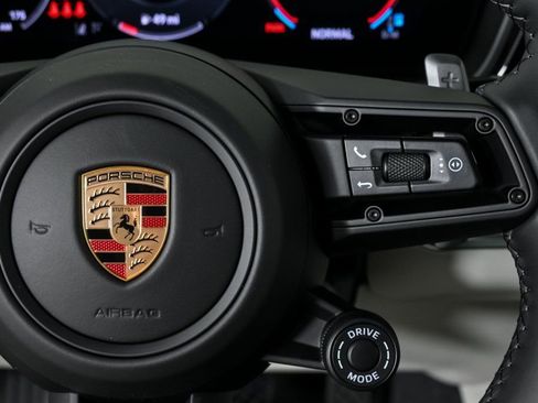 Certified 2025 Porsche Cayenne image 11