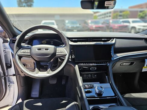 New 2026 Jeep Grand Cherokee L 4WD image 24