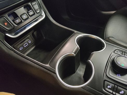 Used 2019 GMC Terrain SLT image 26