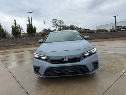 Used 2023 Honda Civic Touring image 2