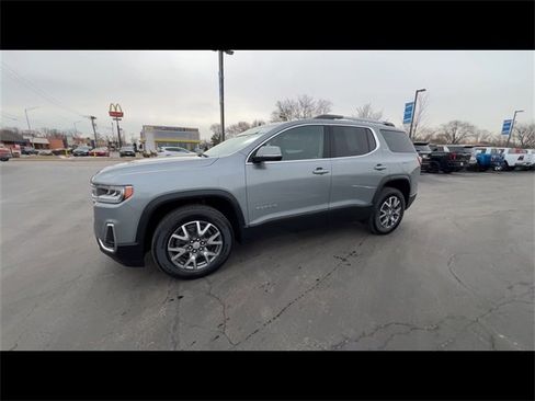 Certified 2023 GMC Acadia SLE w/ Driver Convenience Package image 4