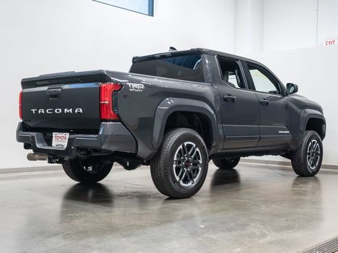 Used 2025 Toyota Tacoma TRD Sport AWD/4WD image 9
