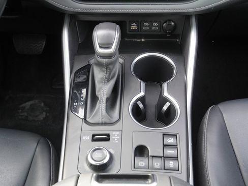 Certified 2024 Toyota Highlander XSE image 40