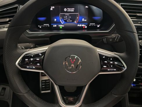 Used 2024 Volkswagen Tiguan SE R-Line image 22