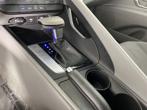 Used 2021 Hyundai Elantra SE FWD image 34