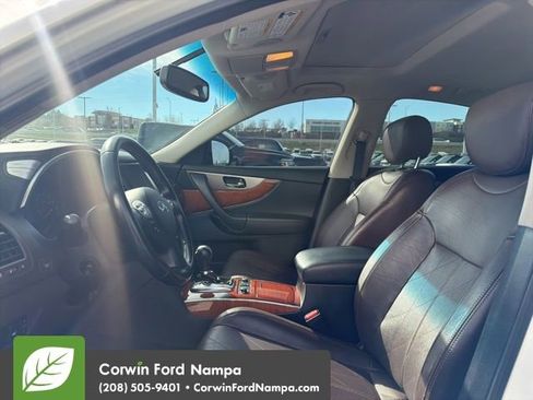 Used 2015 INFINITI QX70 AWD w/ Premium Package image 7