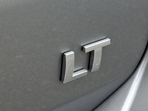 Used 2023 Chevrolet Equinox LT FWD image 29