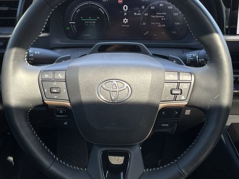 Used 2025 Toyota Crown Platinum image 14