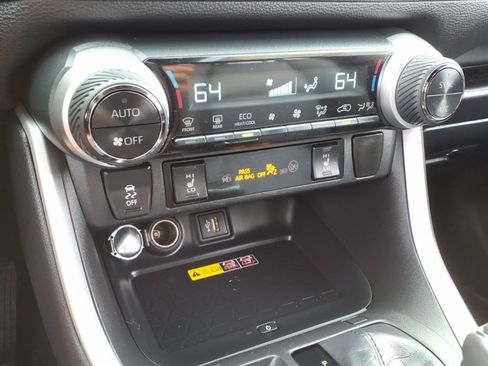 Used 2024 Toyota RAV4 XSE w/ Advanced Technology Package AWD/4WD image 18