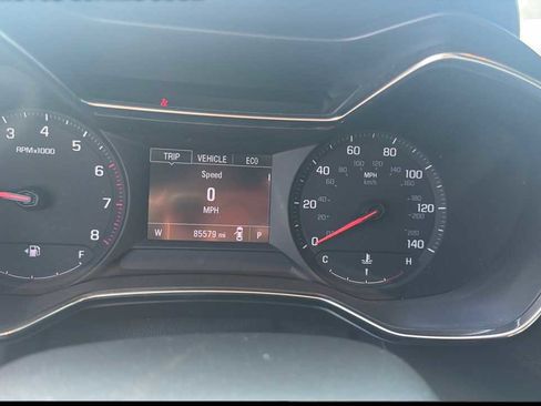 Used 2022 Chevrolet TrailBlazer LT w/ LPO, Blackout Package FWD image 4