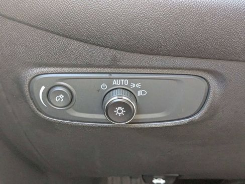 Used 2023 Chevrolet Equinox LT image 25