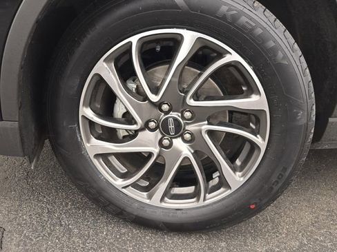 Used 2022 Lincoln Corsair AWD w/ Equipment Group 101A image 17