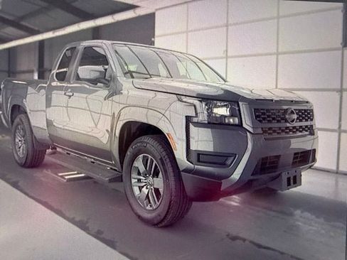 Used 2025 Nissan Frontier SV RWD image 1
