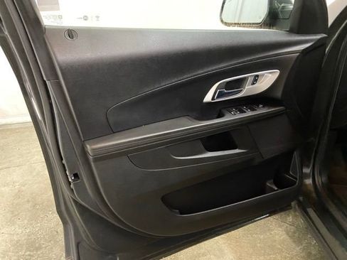 Used 2017 Chevrolet Equinox LT w/ Convenience Package image 31