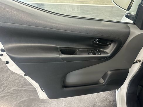 Used 2020 Nissan NV200 SV image 9