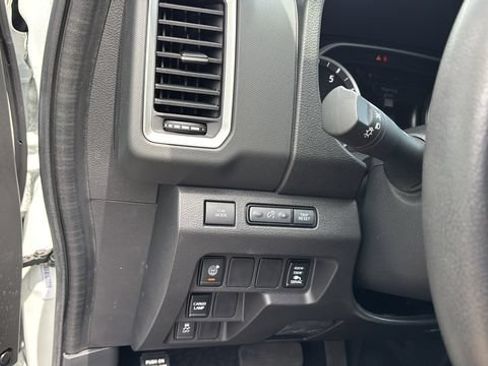 Used 2024 Nissan Frontier SL w/ Technology Package RWD image 23