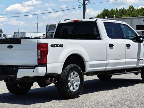 Used 2022 Ford F350 XLT w/ Black Appearance Package AWD/4WD image 8