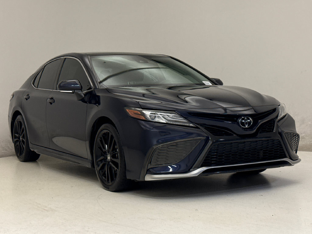 Used 2021 Toyota Camry XSE FWD image 4