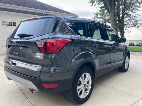 Used 2019 Ford Escape SE FWD image 5