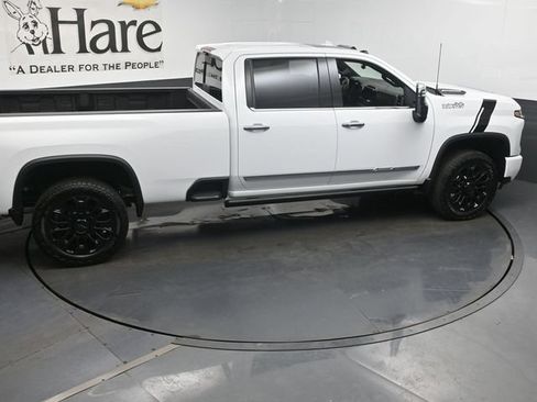 Used 2025 Chevrolet Silverado 2500 High Country w/ High Country Premium Package AWD/4WD image 36