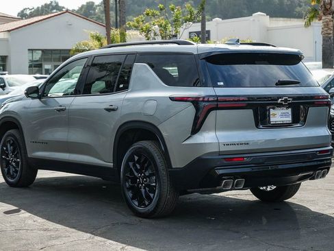 New 2026 Chevrolet Traverse LT w/ Midnight/Sport Edition FWD image 4