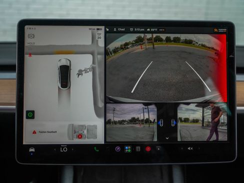 Used 2022 Tesla Model Y Long Range AWD/4WD image 17