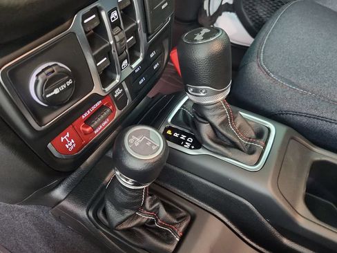 New 2026 Jeep Wrangler Unlimited Sport w/ Dual Top Group AWD/4WD image 28
