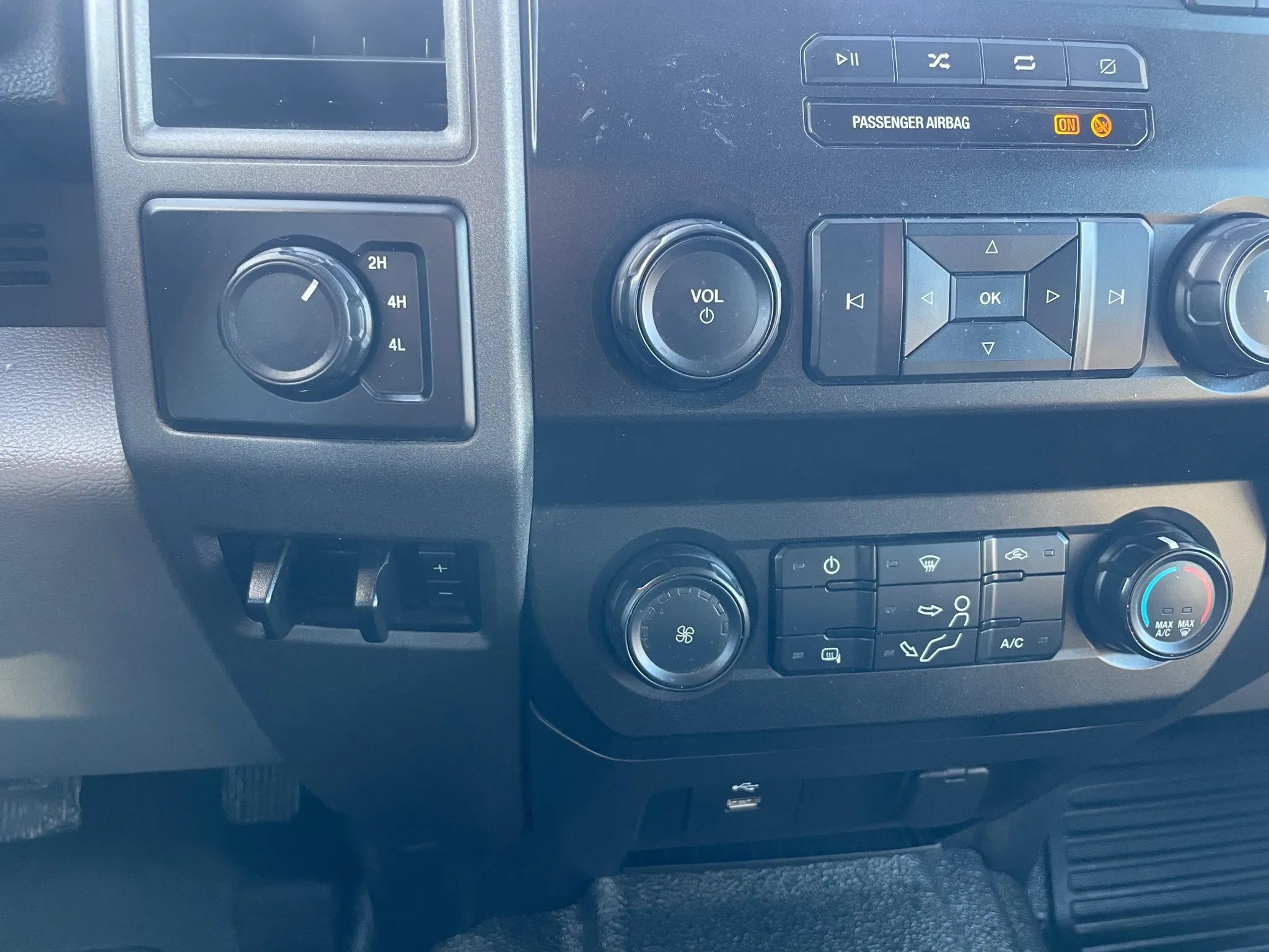 Used 2020 Ford F350 XL w/ Power Equipment Group AWD/4WD image 27